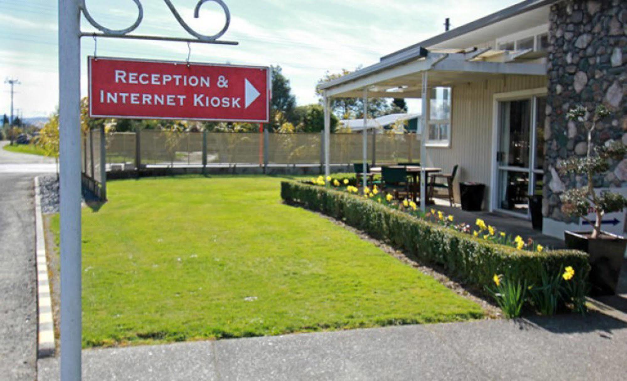 Motueka Garden Motel Bagian luar foto