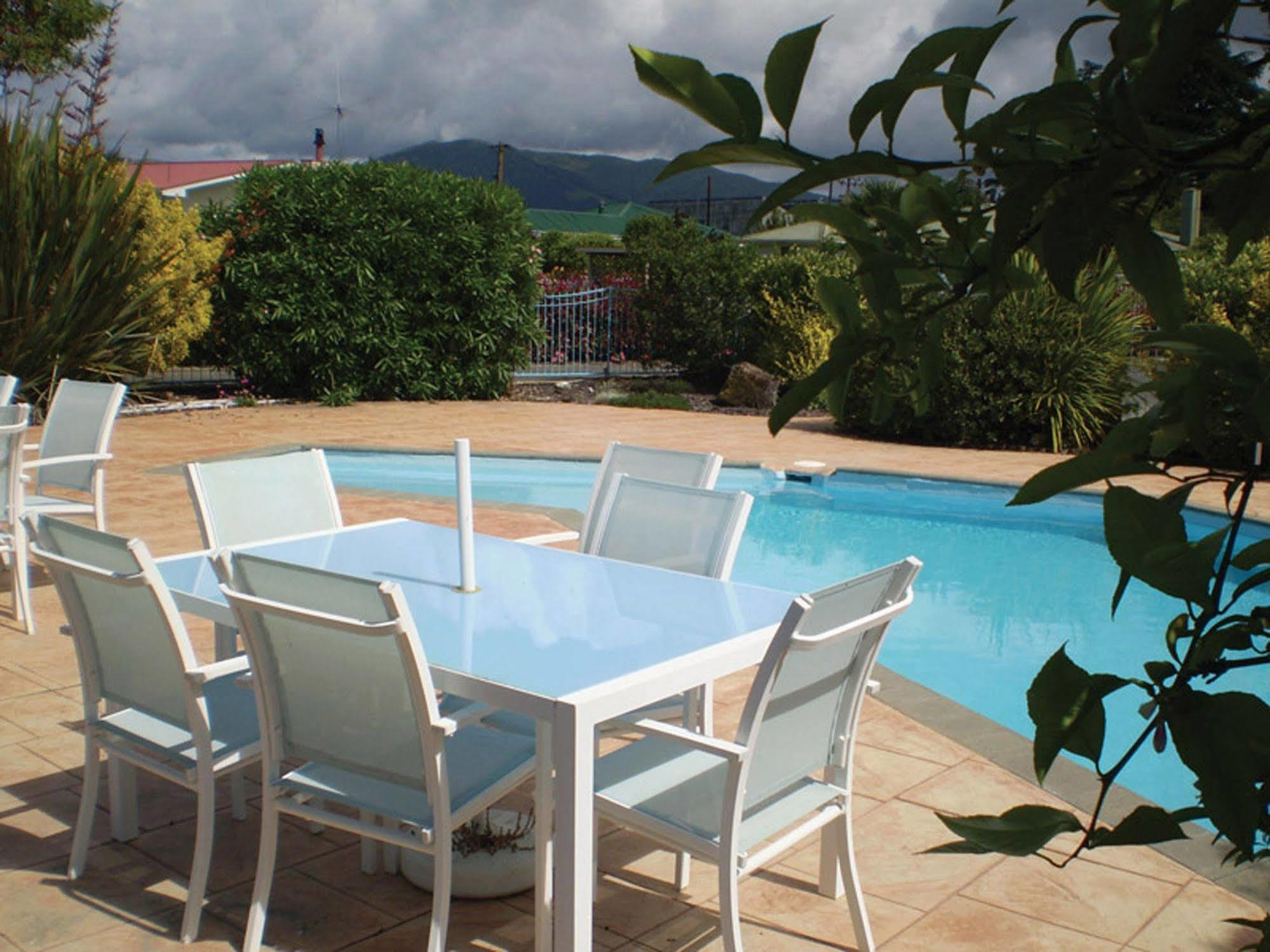 Motueka Garden Motel Bagian luar foto